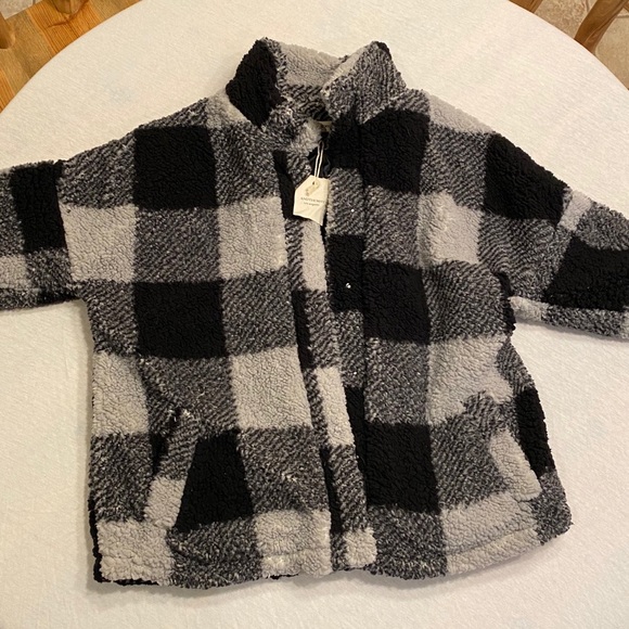 NWT softest sherpa - Picture 2 of 3